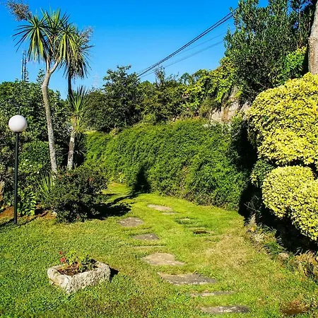 Chalet con piscina y 2000 m de jardín-3